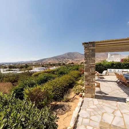 Petra Chrisi Akti (Paros)