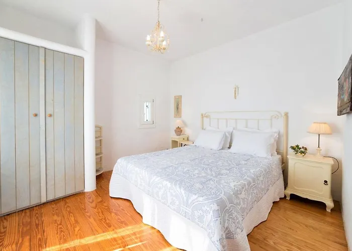 Petra * Chrisi Akti (Paros)